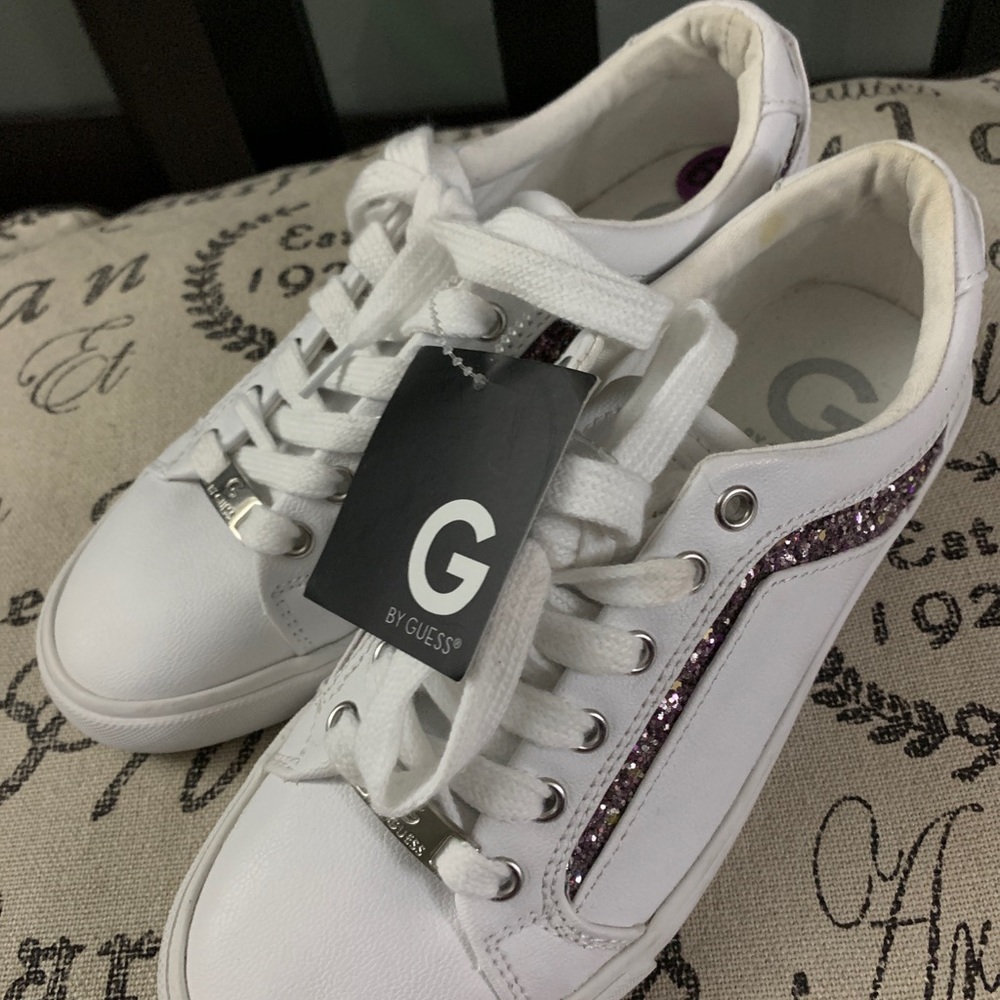 Guess NWT S- 6.5 -$49.